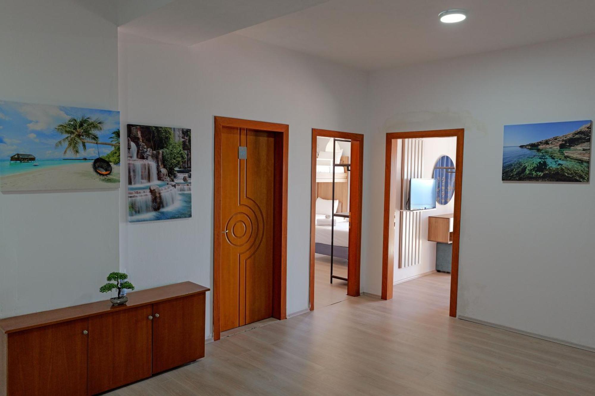Hotel Holiday Sarande Luaran gambar