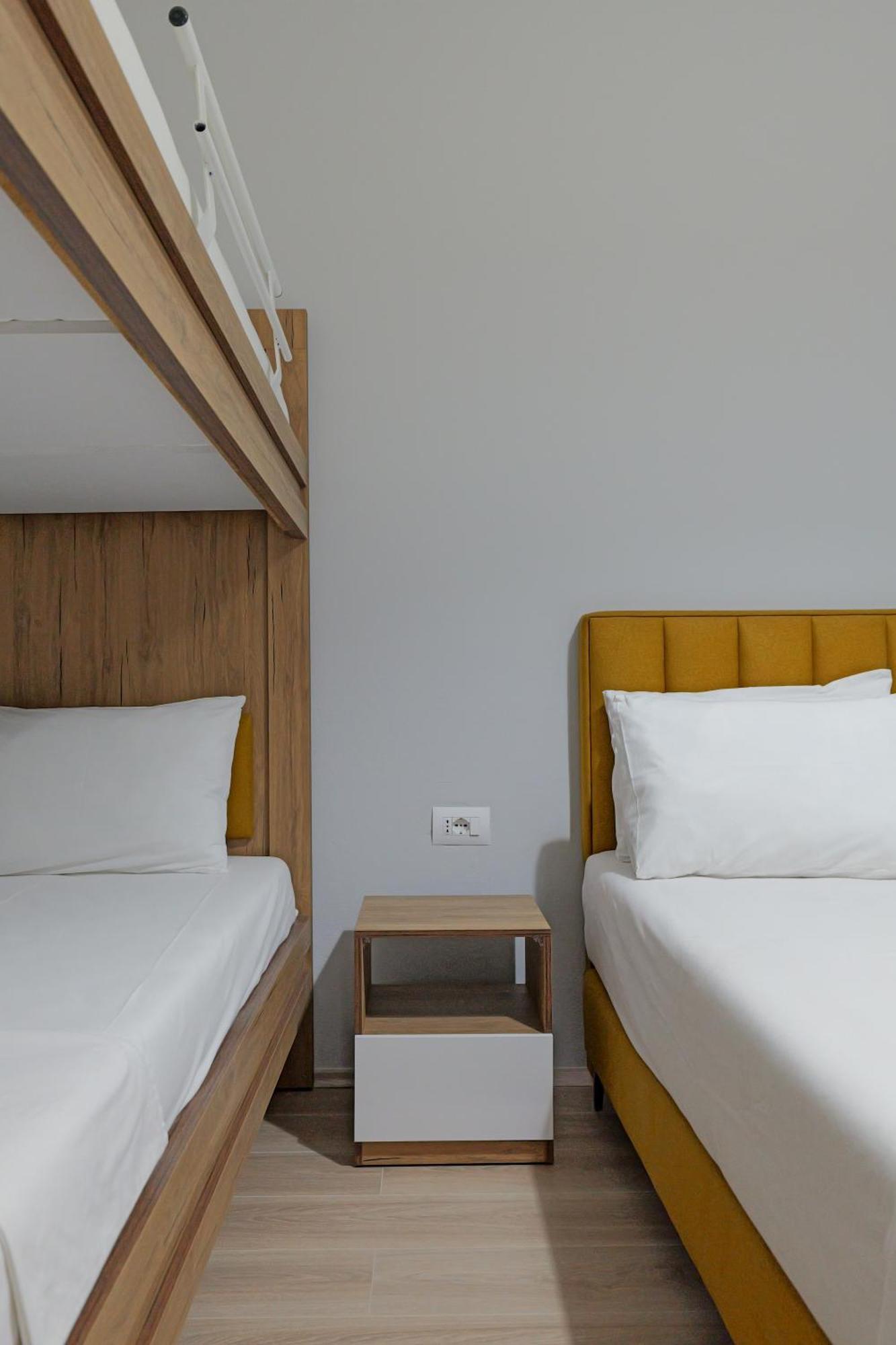 Hotel Holiday Sarande Luaran gambar