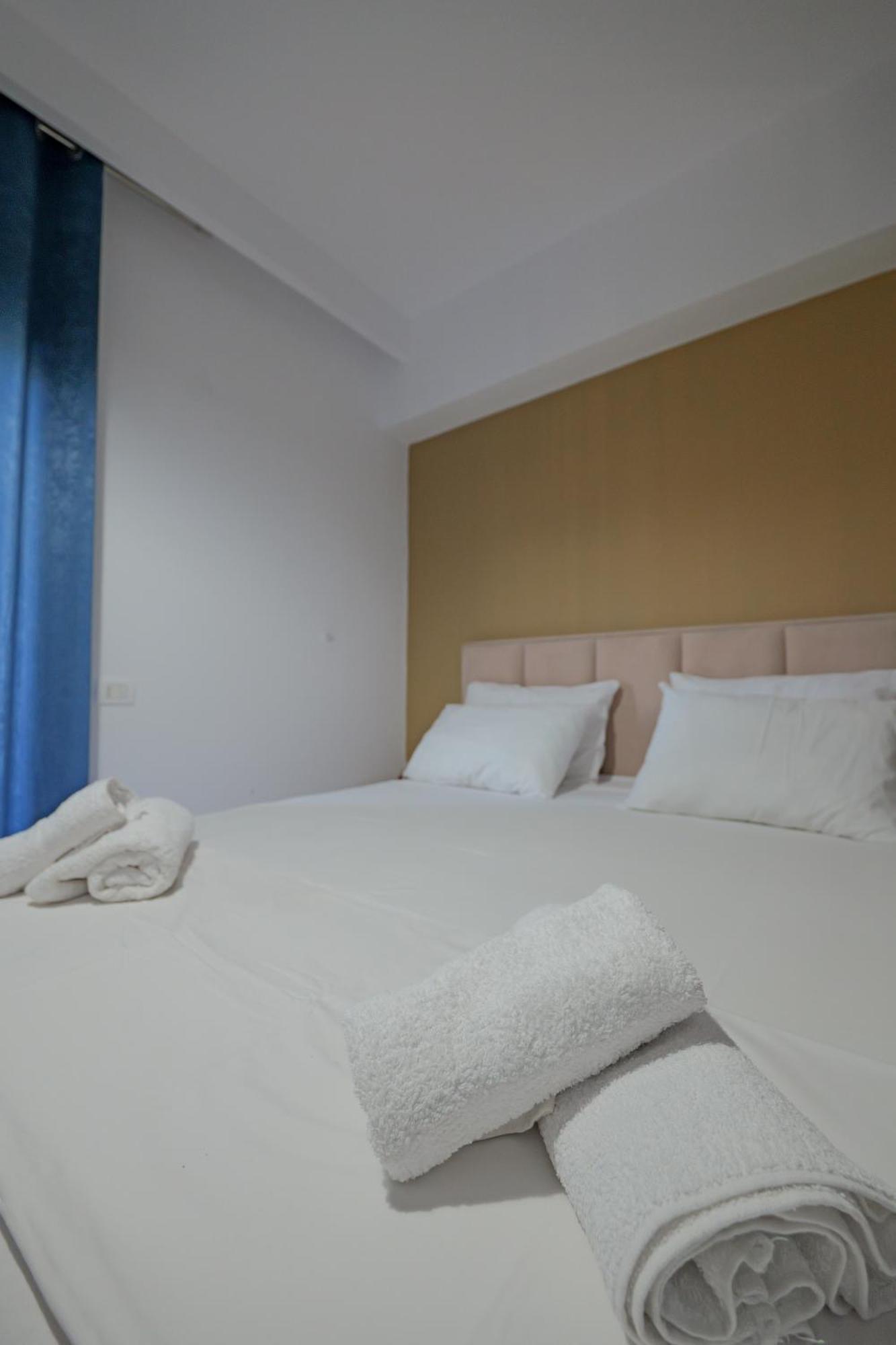 Hotel Holiday Sarande Luaran gambar