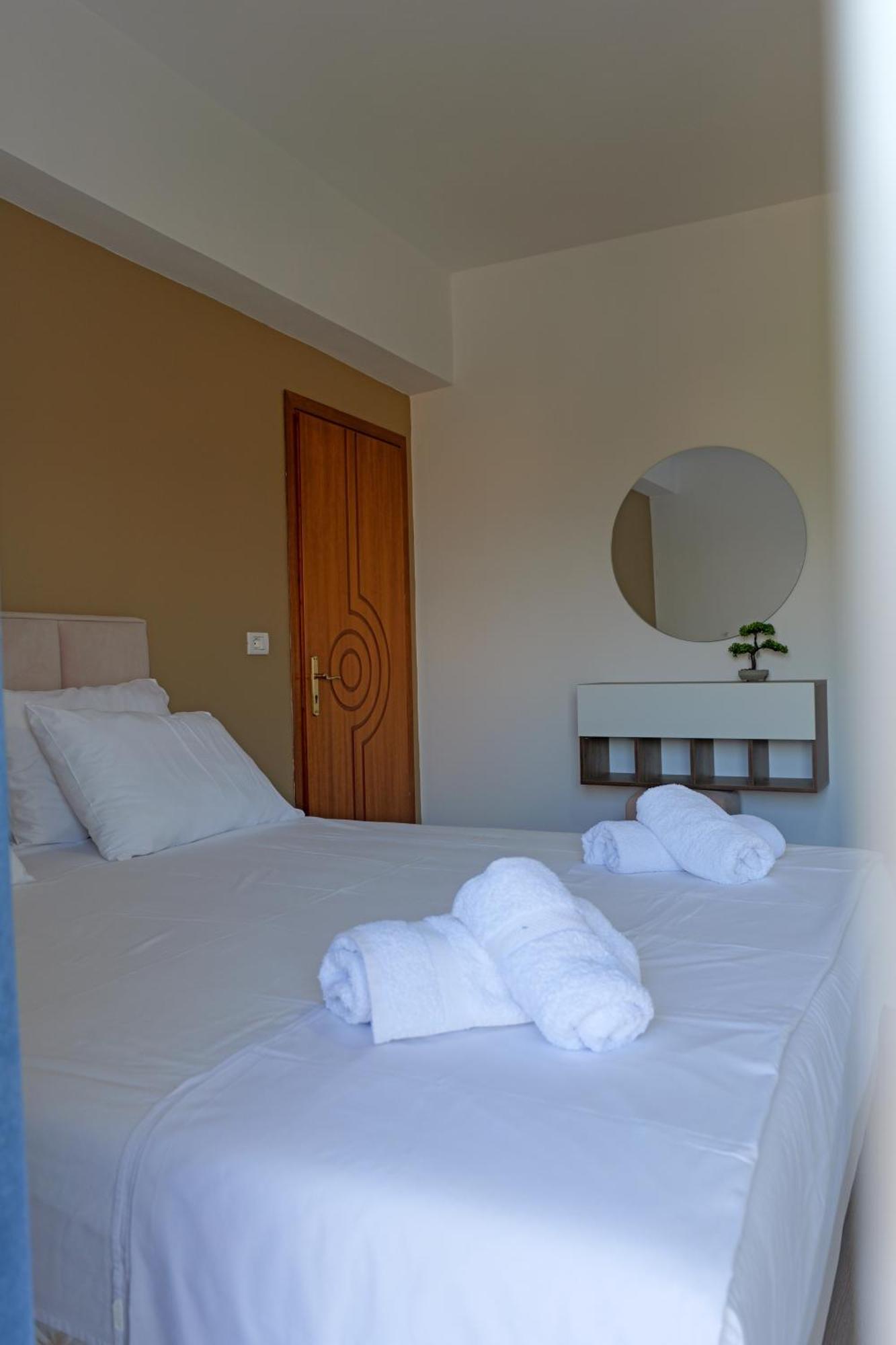 Hotel Holiday Sarande Luaran gambar
